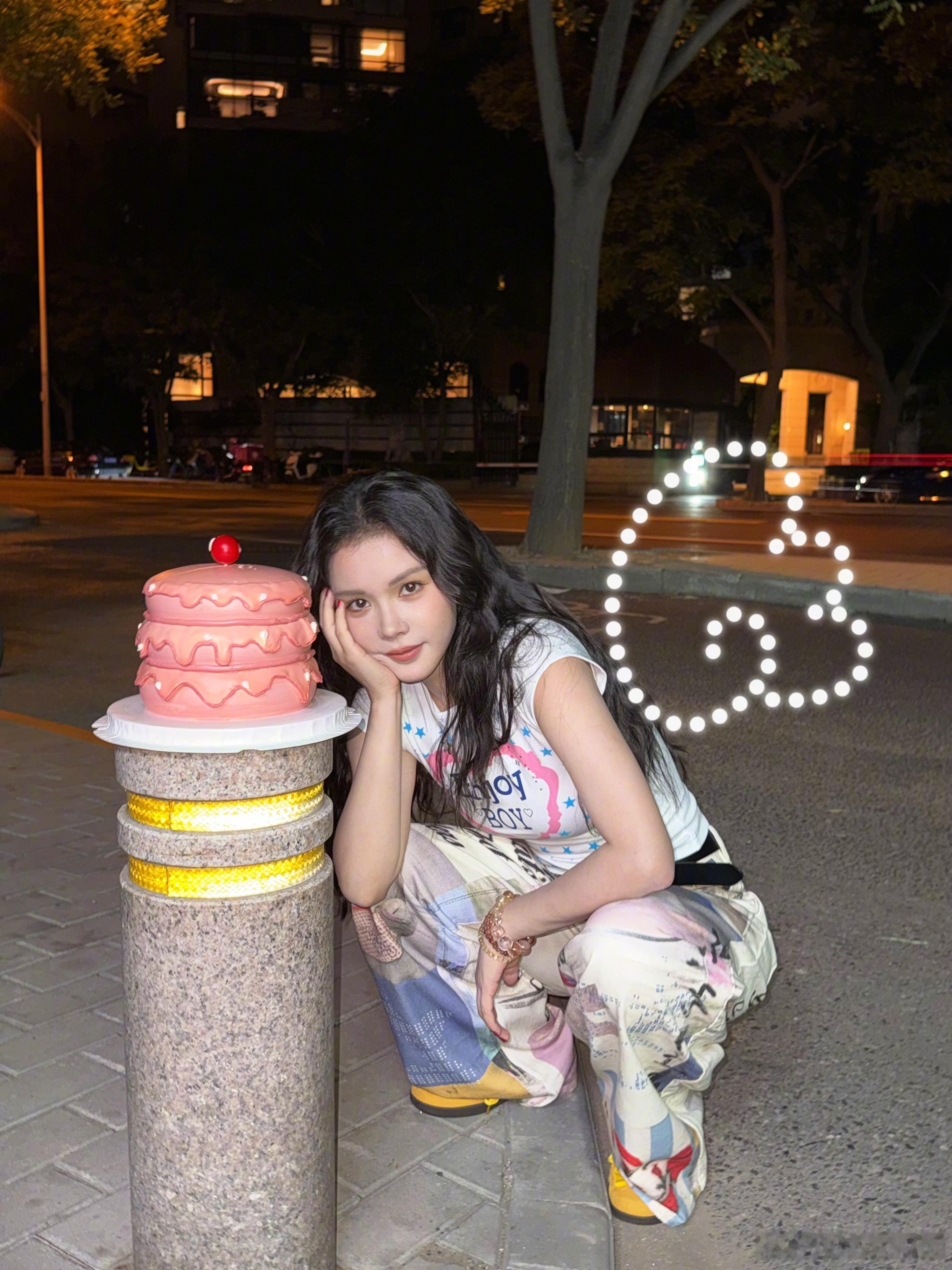 过生日 最忙的是我的蛋糕🎂从家里忙到家外[doge]生活有星意见面吧星朋友 ​