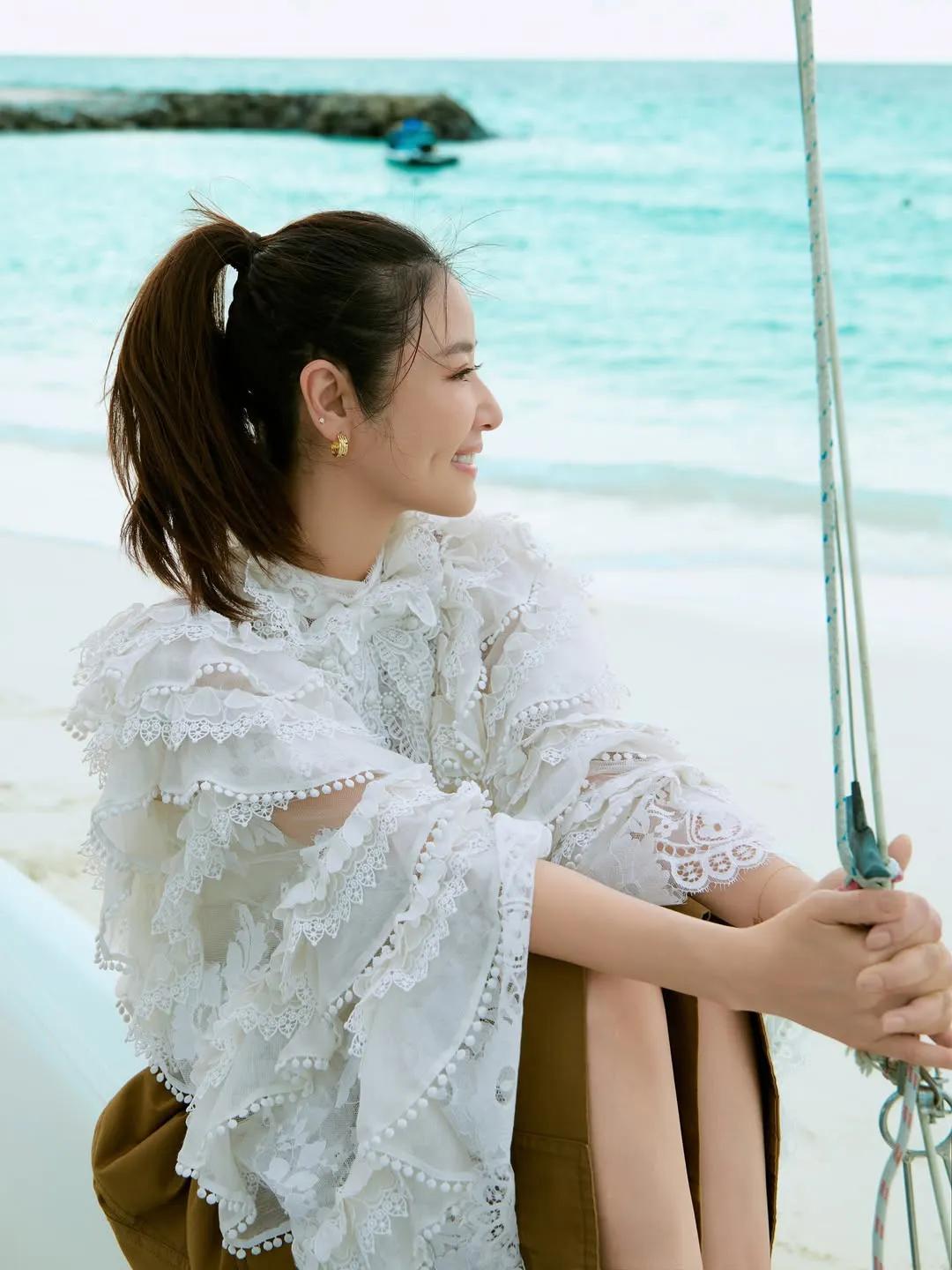 林心如海边