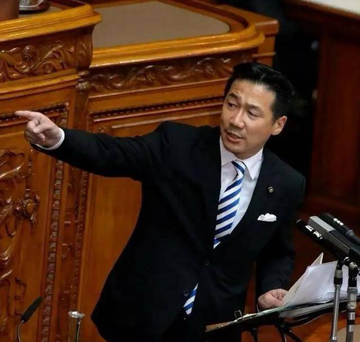 日本彻底慌了！山本太郎在国会直言：“与中国发生军事冲突已不再是遥远的可能，而是摆