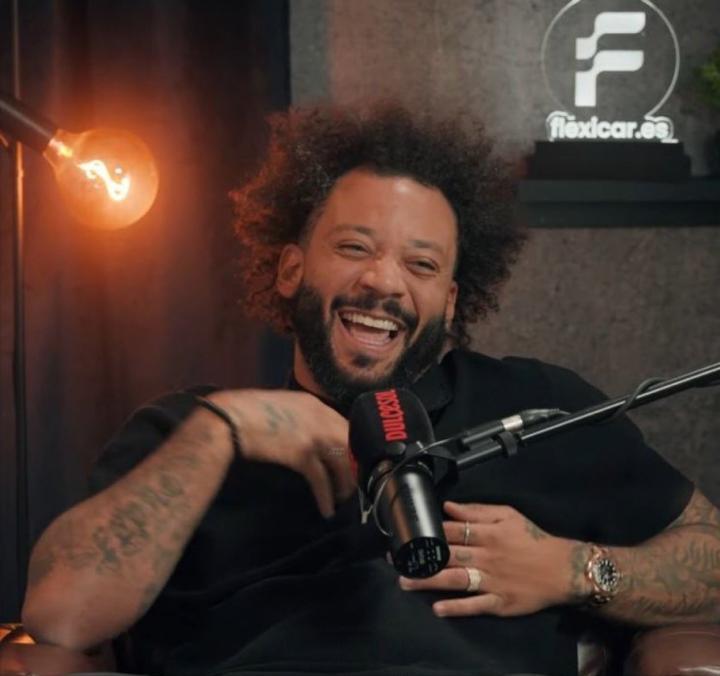 卡西利亚斯在播客节目中问马塞洛，对穆里尼奥的回忆和看法，皇马吉祥物是这样说的：“