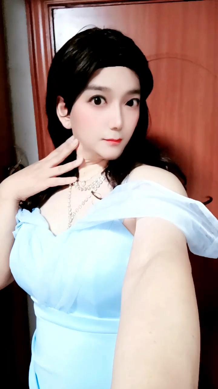 男人为啥不可以穿女装？看看我穿裙子后多好看！
其实男人穿女装，反而更有优势！
男
