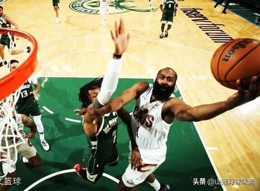 米切尔挖坑，哈登携莫布里填坑，骑士逆转雄鹿。

米切尔本场状态依然不好，手感冰凉