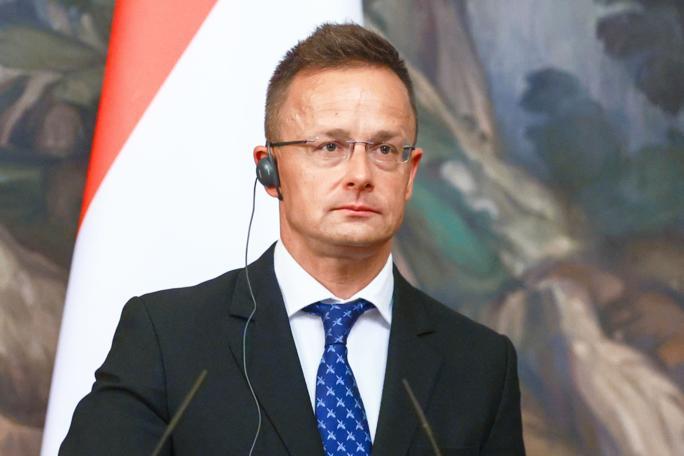 西雅尔托驳斥乌方关于“友谊”输油管道无法运行的说法
 
匈牙利外交与对外经济部长