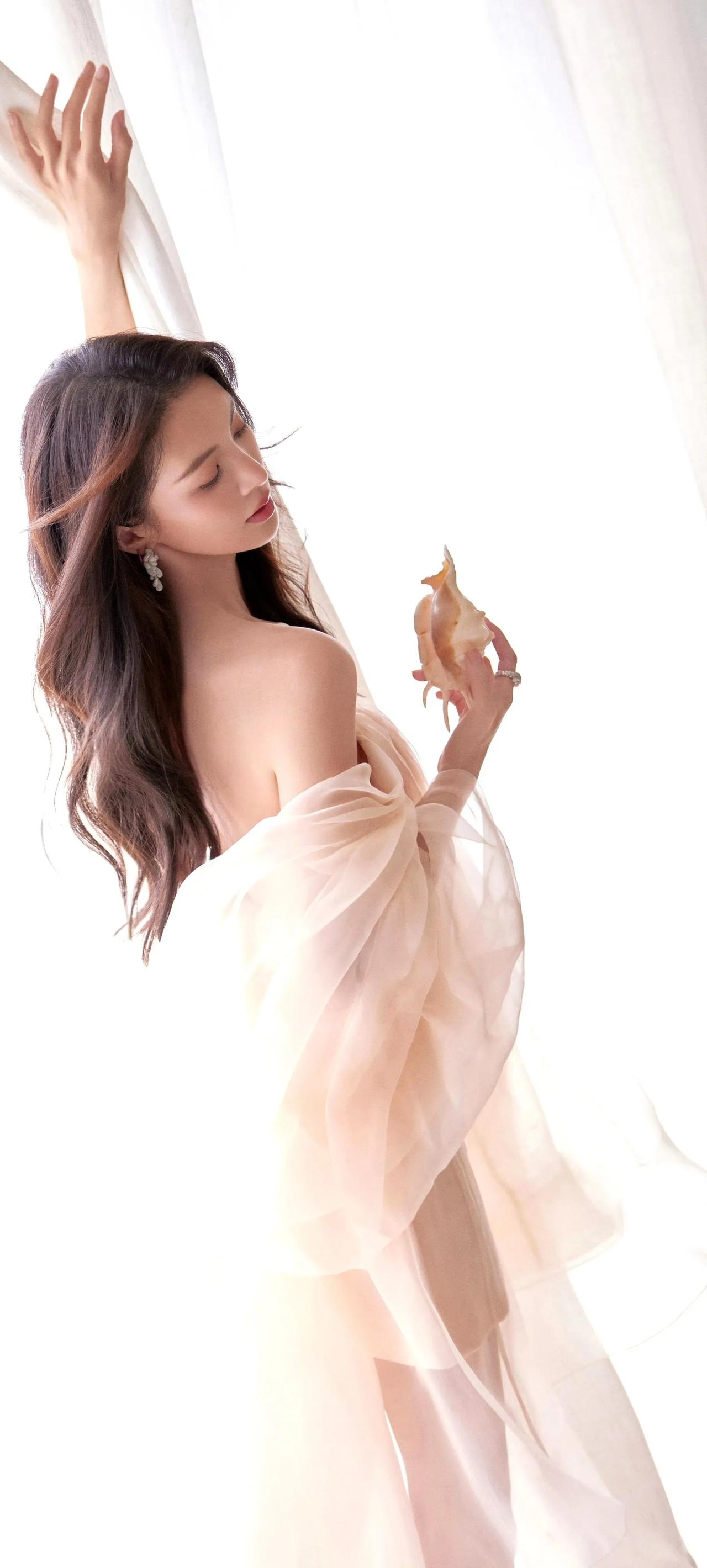 金晨大美女！梦幻轻纱，温柔如水，优雅动人。金晨 金晨身材好绝明星美女 明星时尚