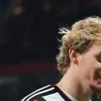 北京时间11月18日凌晨，世预赛欧洲区小组赛A组第6轮一场焦点战，德国男足VS斯