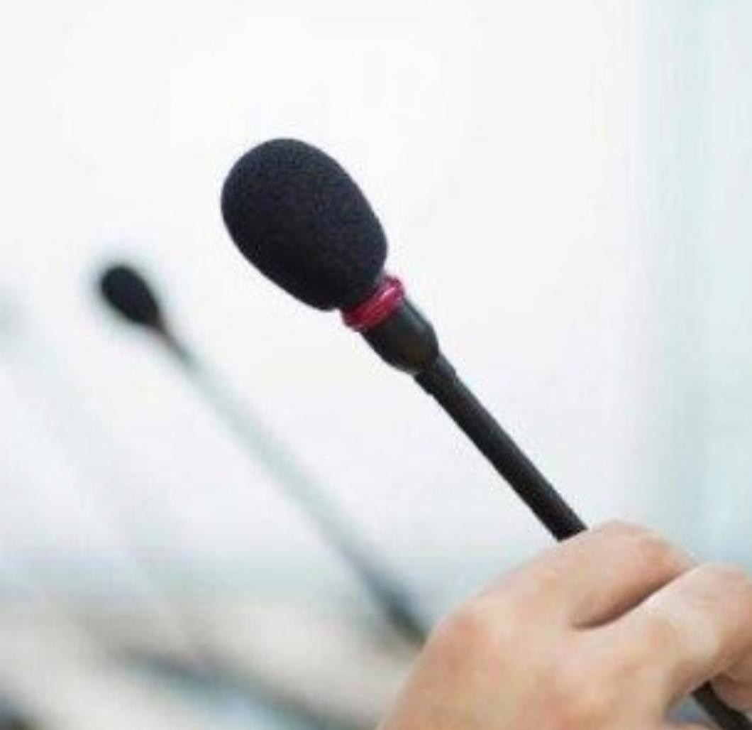 敬一丹退休曾成为现象级新闻
 
还记得《焦点访谈》的敬一丹吗？
2015年4月3