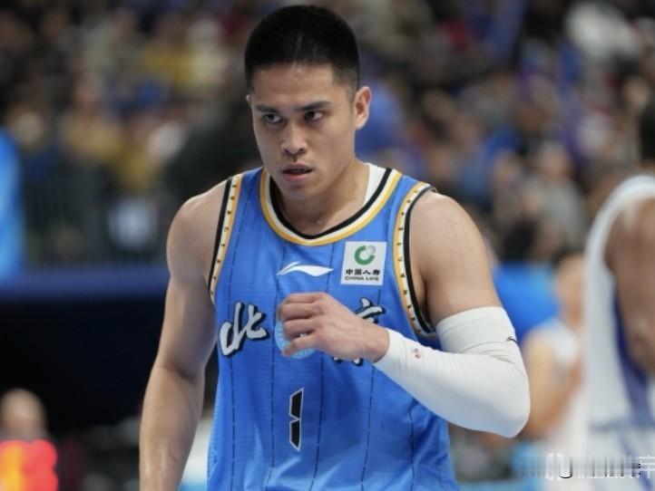 太强了盈骏哥，北汽大胜新疆…在CBA常规赛第二轮中，北京北汽在主场以111-84