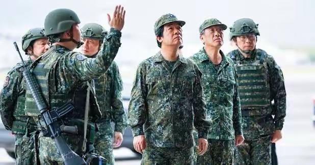 台军高层集体达成默契，不听“台独”赖清德指挥？一位获评台军“楷模”的军中高层今天