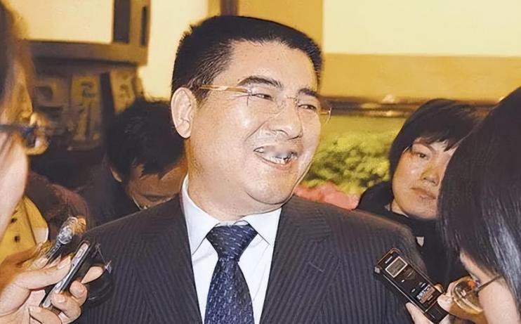 陈光标家房子有多大？“拖地阿姨每天三万步！”陈光标：我给家里阿姨发两个人的工资，