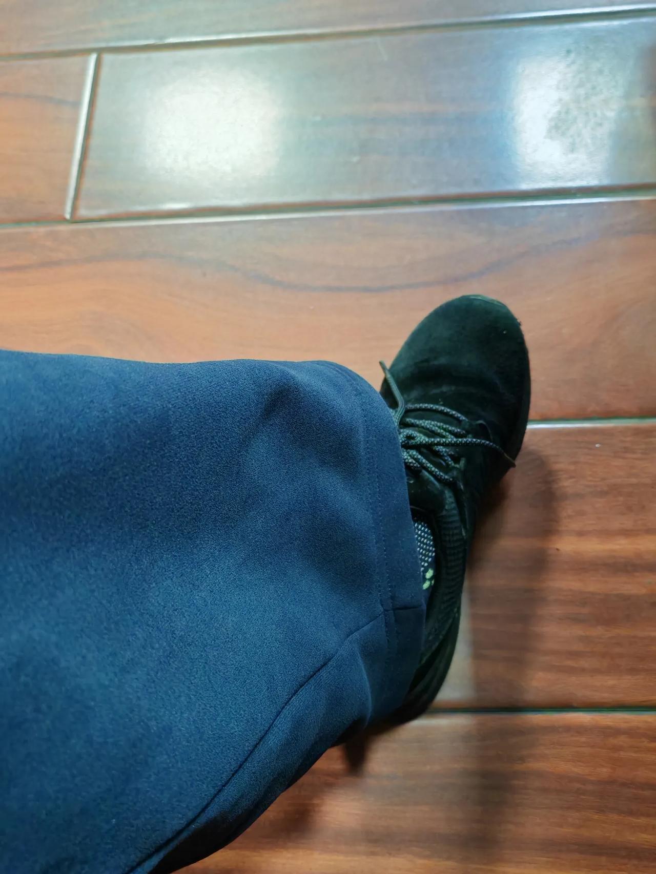 我重庆人，对冬天穿不穿秋裤是有深刻体会。前天我穿九分阔腿裤，怕冷加了秋裤，结果裹