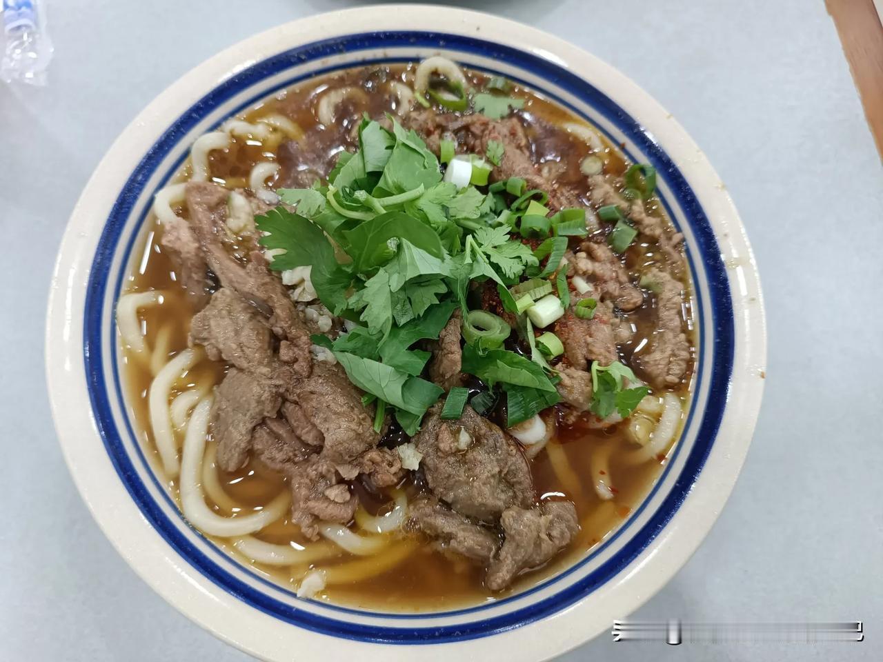 分享城市新鲜事一碗牛肉面，巴适滴很