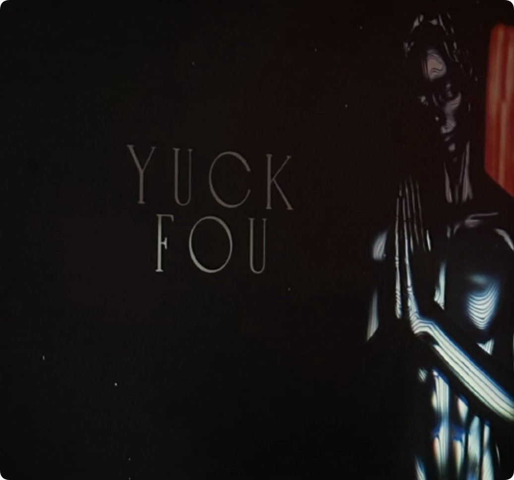 接下来奔驰的某些新车的门把手会有中国版本和非中国版本的设计，敬请期待，中国版本是