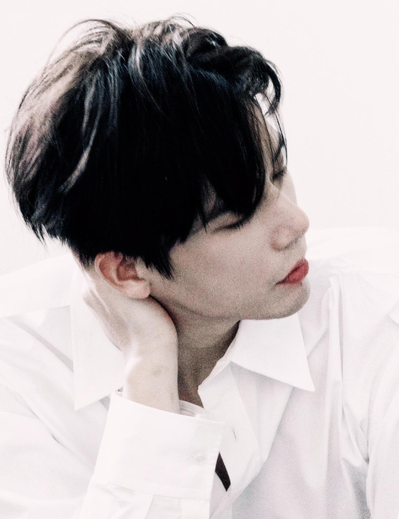 可以。是你的。唯一。吗？

王安宇杂志开售
王安宇AnotherMan开季刊封面