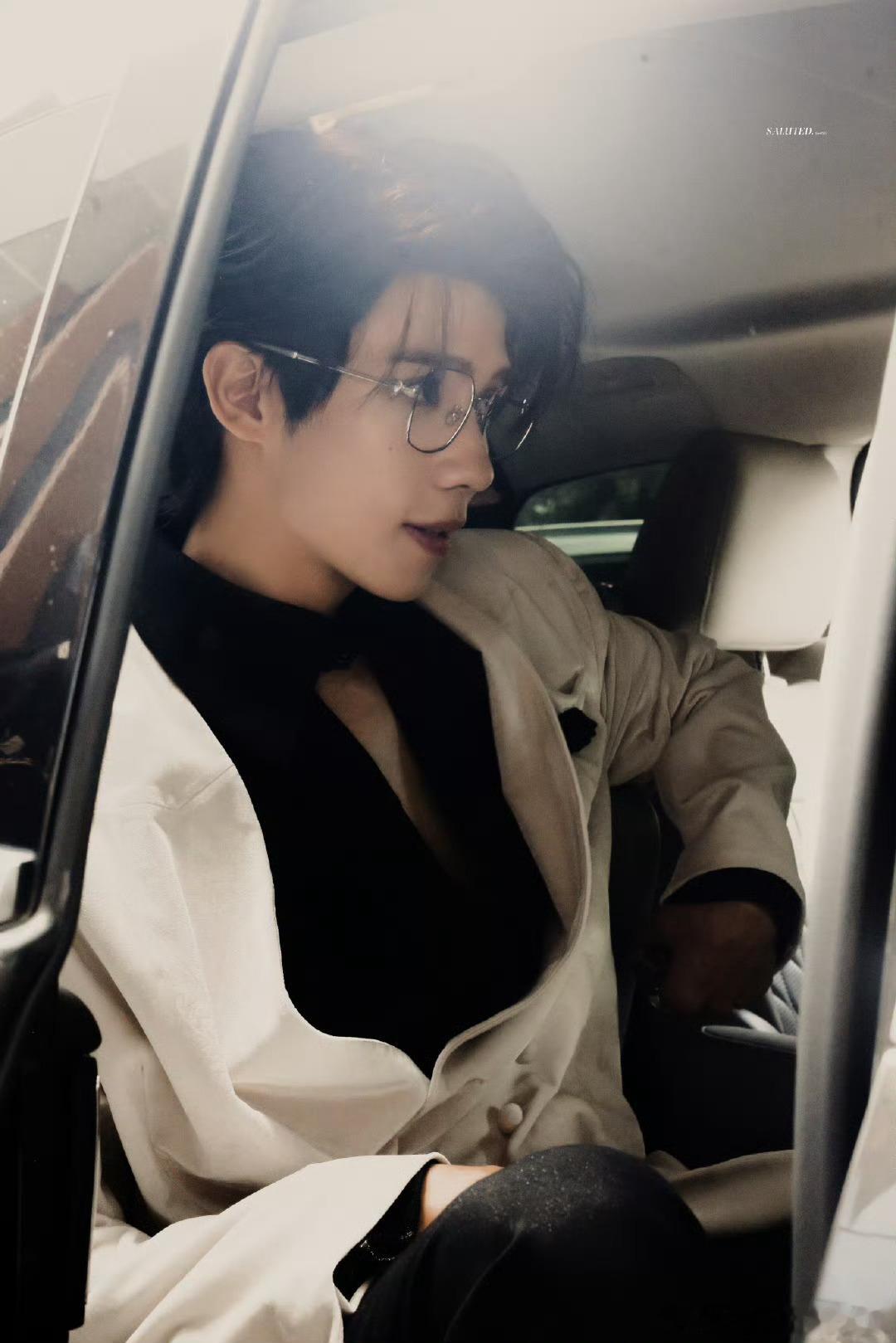 罗一舟今日份上班路透，漫画里走出来的！ ​​​