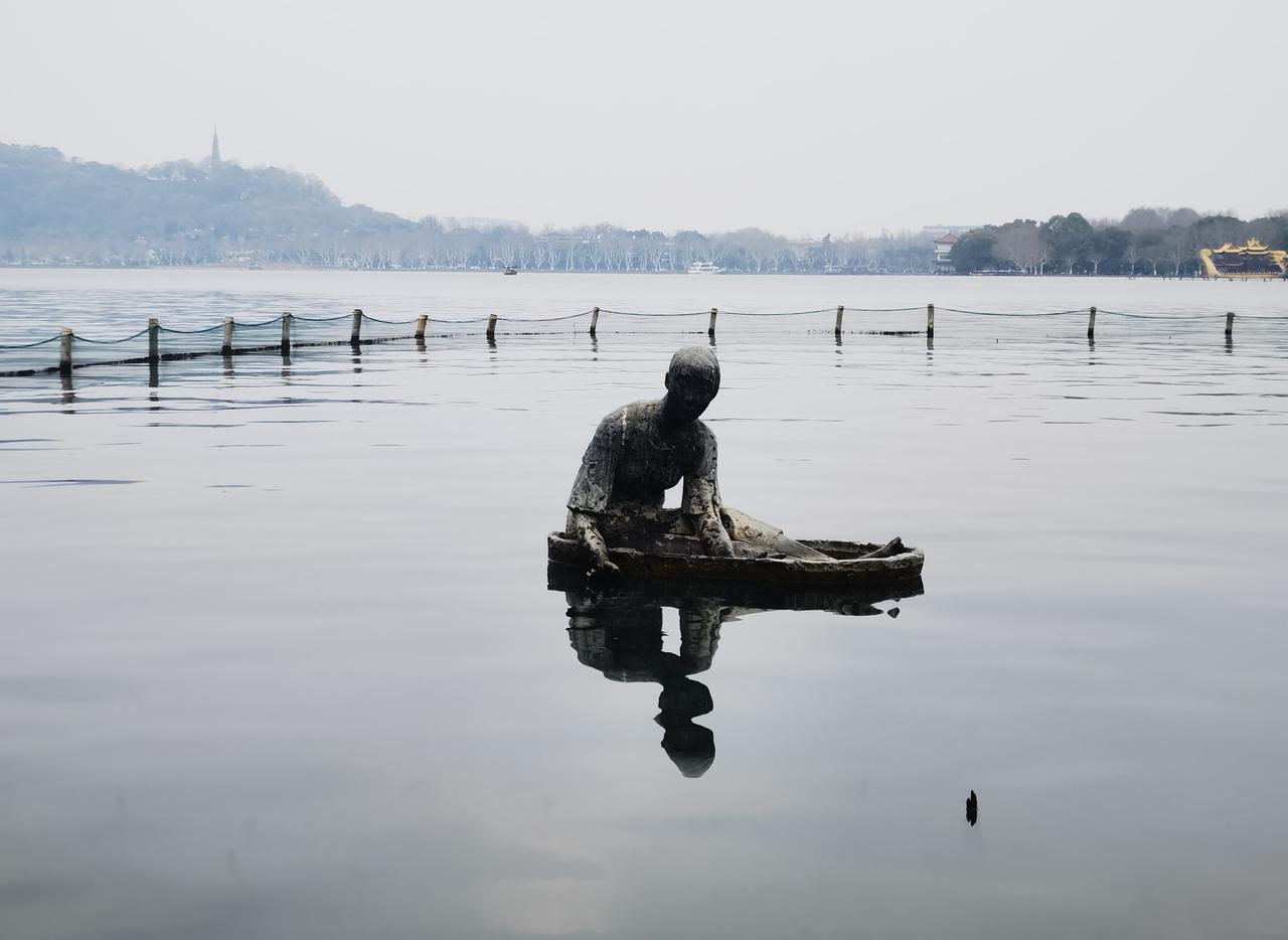 【热评】“死了么”违背公序良俗
“死了么”App负责人：没考虑改名

一款名为“