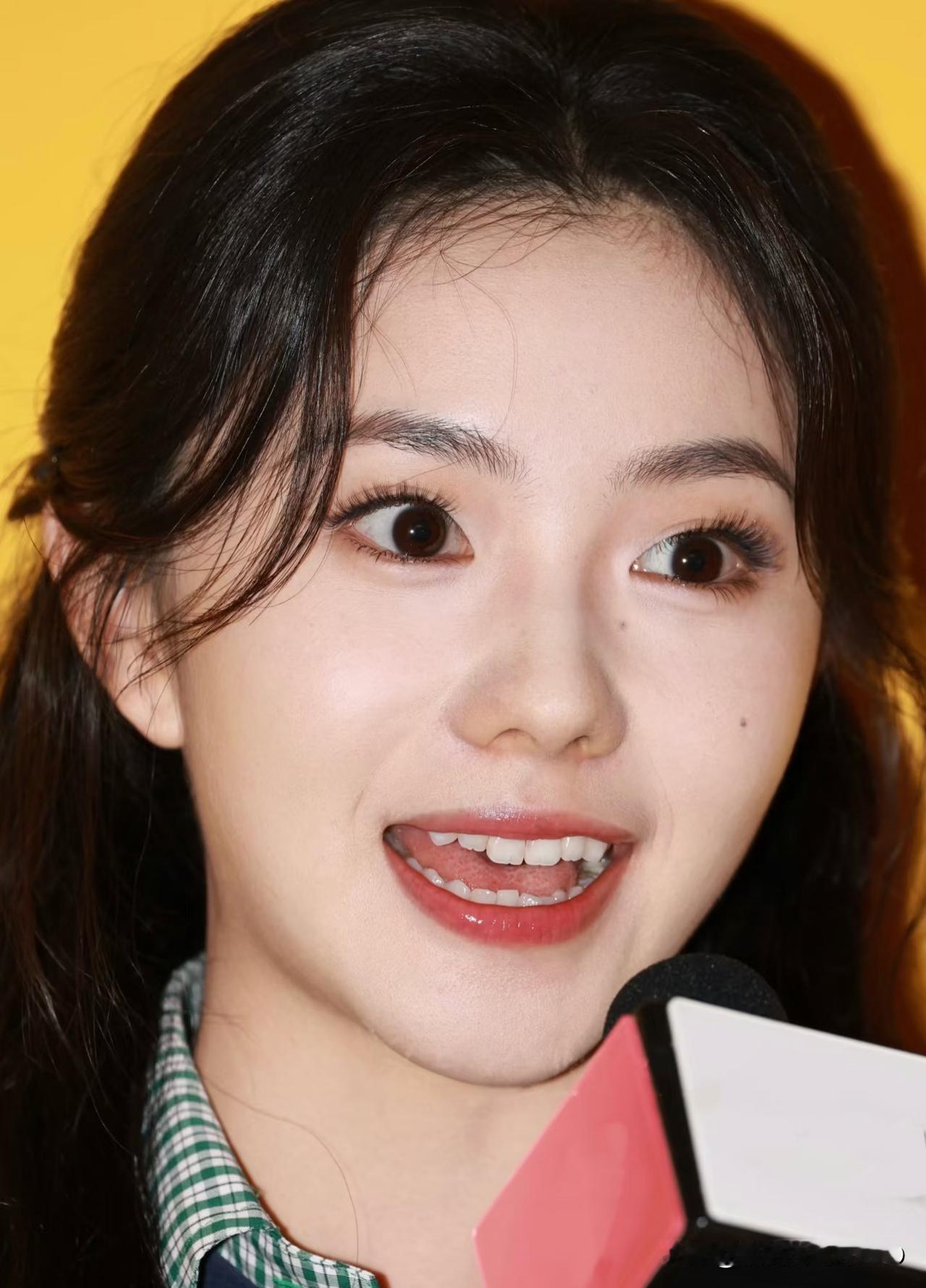 刘浩存魅力十足