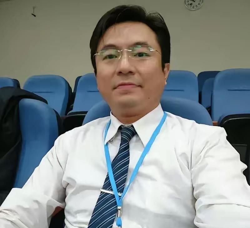 台湾一名县议会秘书递完辞呈，一家三口分批消失，电话打不通、上门无人应，台当局找了