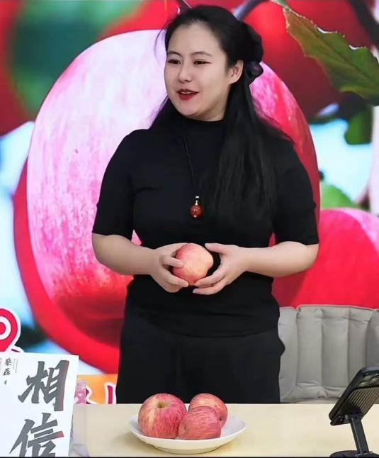 “我就是你的双手，离婚你想都不要想”，2019年。面对蔡磊提出的离婚，段睿当场拒