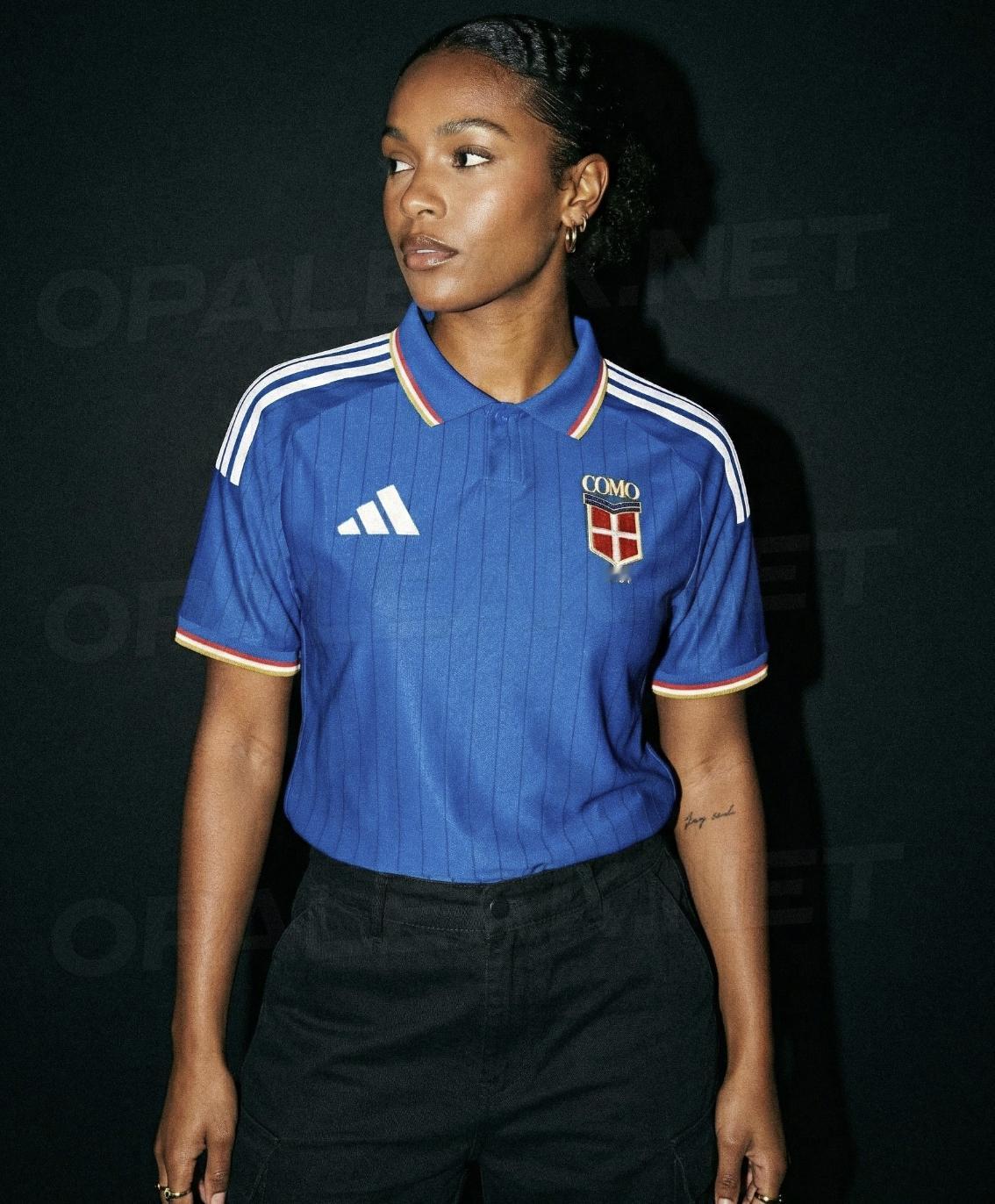 科莫26-27赛季主场球衣谍照。阿迪达斯 贤聊球衣 球衣资讯