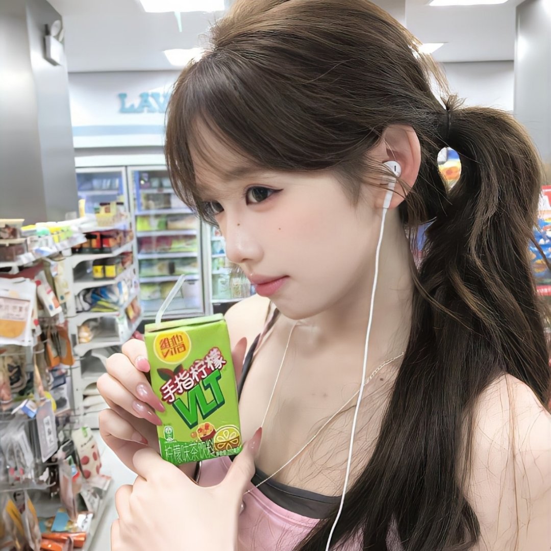 WeChat套图 | 头像背景图搭配 | 高质氛围感女头 