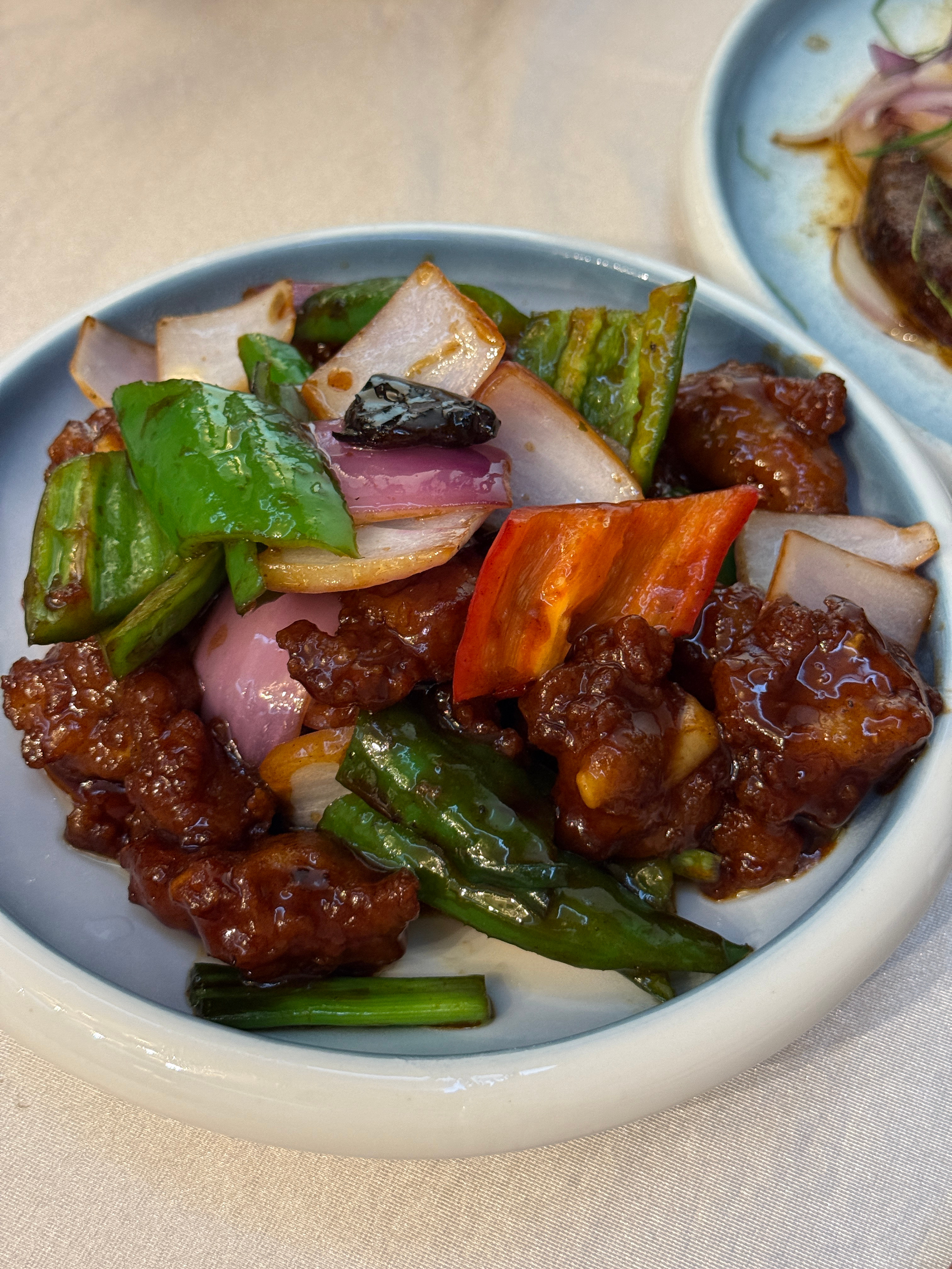 黄油厚煎猪肝还可以，肉排很腻，丝瓜整过火了，一轮游不会再来一日一食一记白记小日子