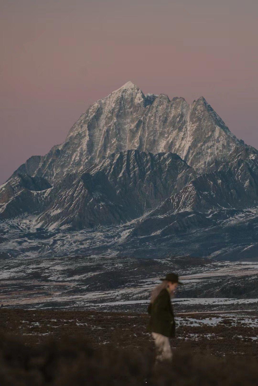 川西就是我的精神保护区我真的太爱川西了，它能完全的治愈我。当我再次站在贡嘎雪山面