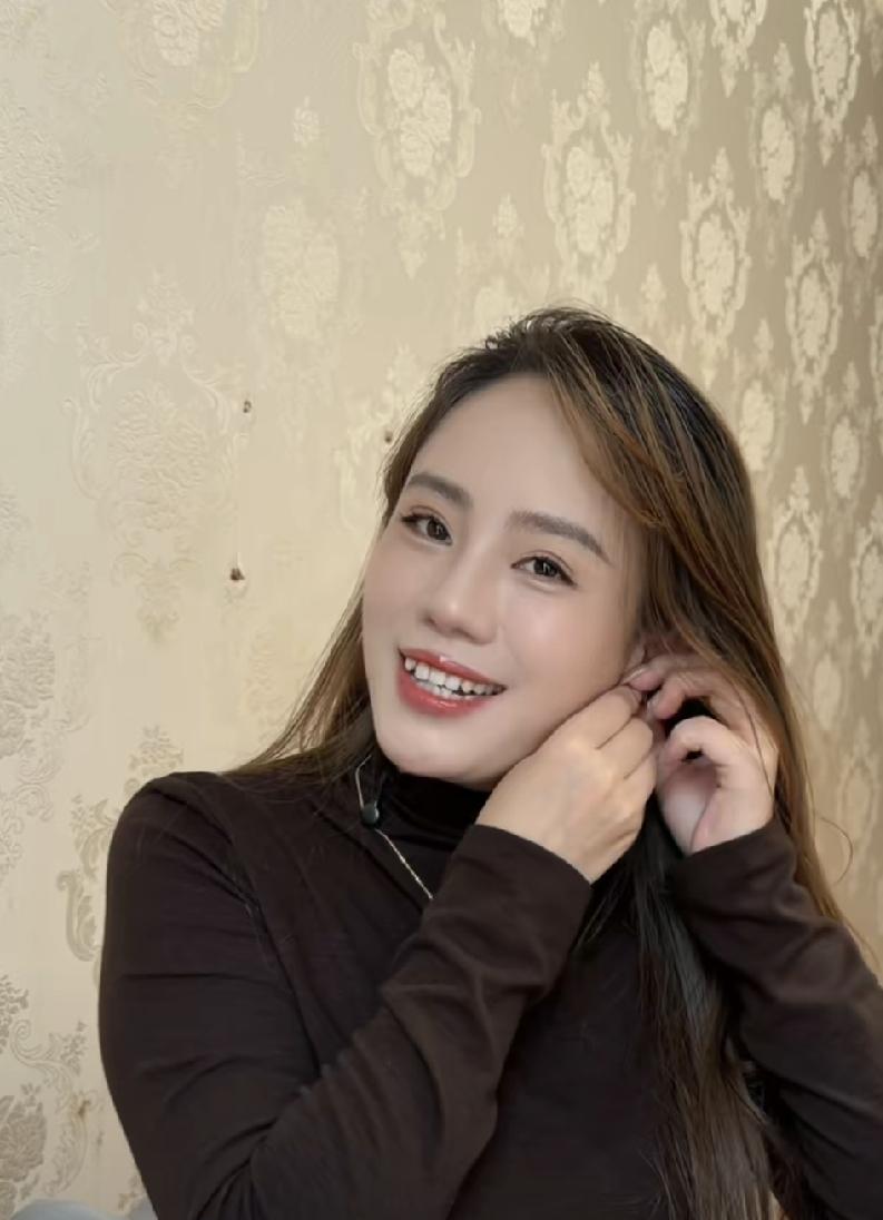 小妹儿又要创业搞理发店了？那当时炒得热火朝天小妹儿传媒公司的到哪里去？
发生了什