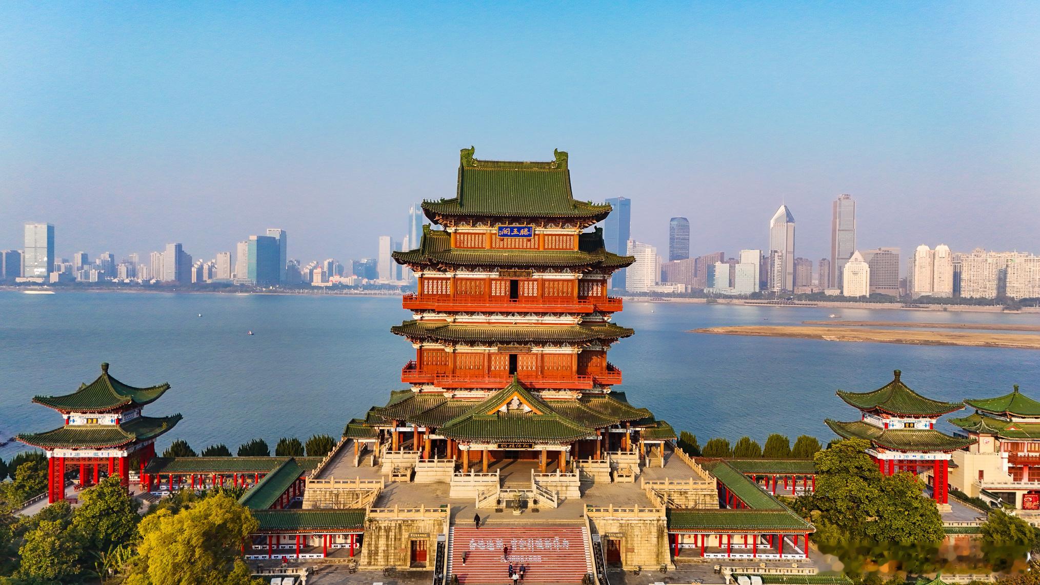 奋进逐新潮南昌  2024网络名人看南昌 南昌滕王阁 | 千年风华今犹在赣水之滨
