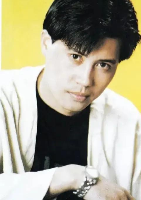 这俩演员，你能分清谁是谁吗？几乎一个模子，看他俩演的作品，经常混淆他是他，后来才