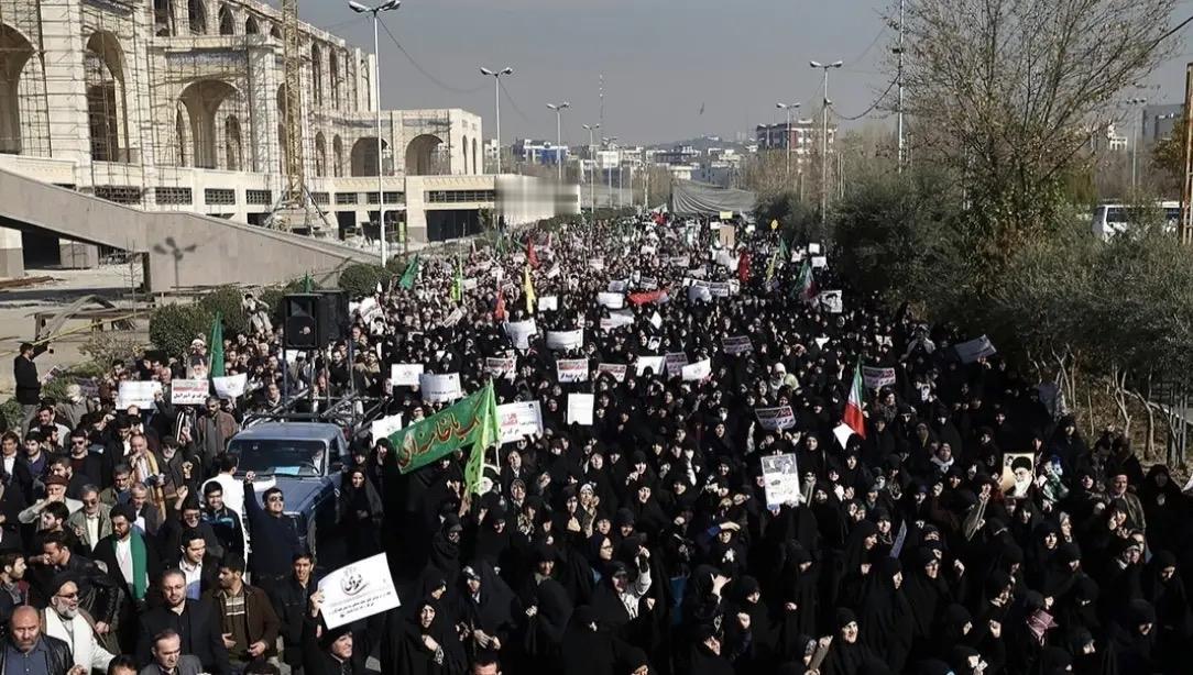 伊朗经济困难、古巴吃不饱饭都说是美国的责任，既然如此不正说明美国对他们的重要性？