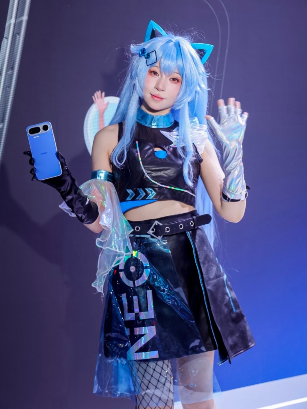 第二代豆包手机亮相WAIC今年WAIC最让我惊喜的展品就是二代豆包手机NaviX