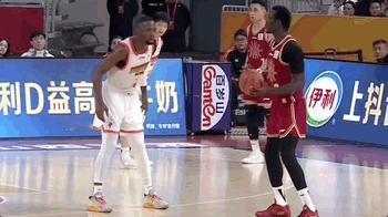 奈特和法耶空中接力！cba篮球