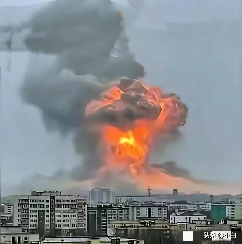 伊朗这步棋走得真绝！最新消息，3月25日，伊朗正式通知联合国，霍尔木兹海峡已对“