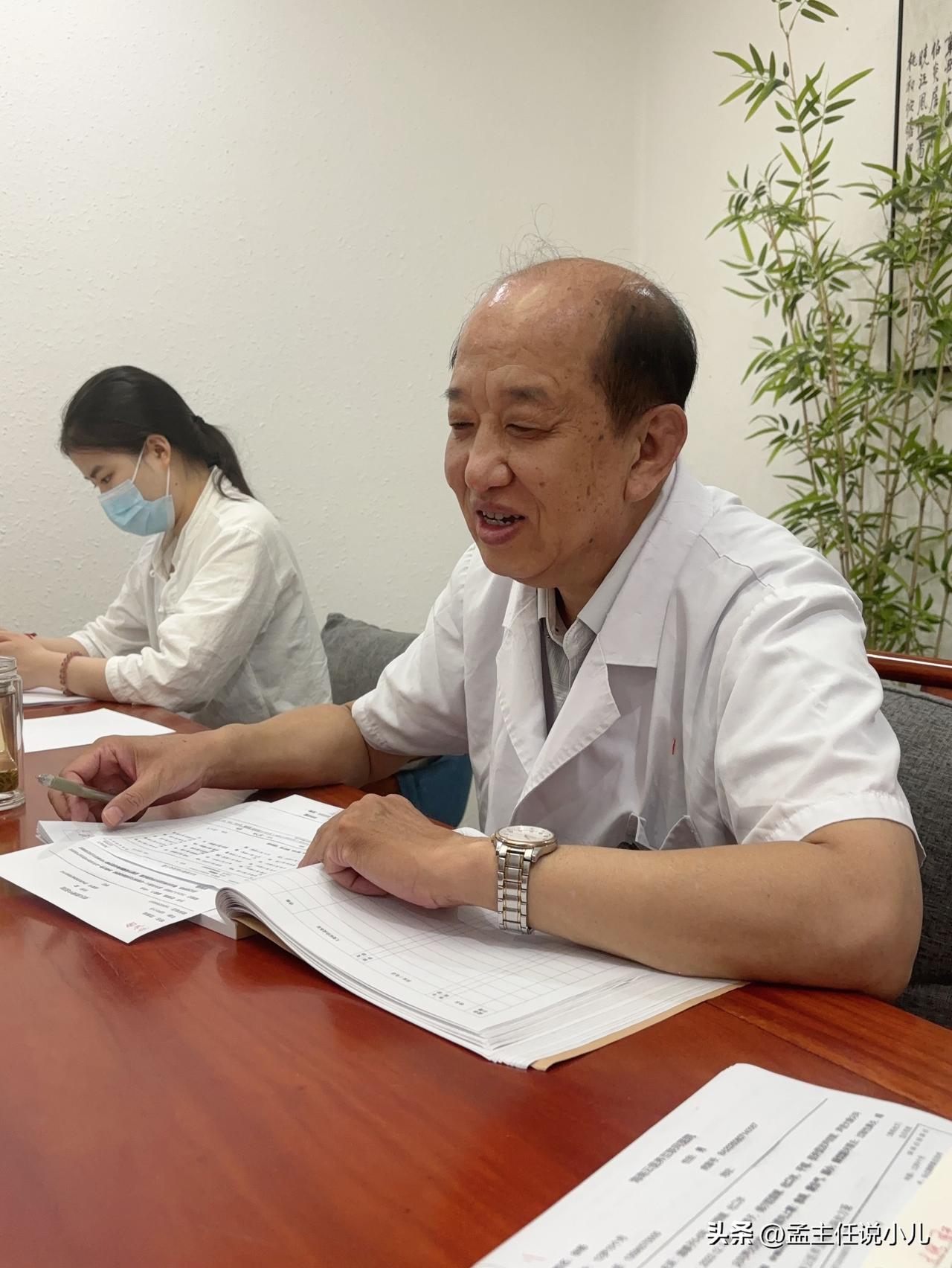 比复发还可怕！抽动症孩子出现这2种情况，一定要引起高度重视！
   在门诊多年，