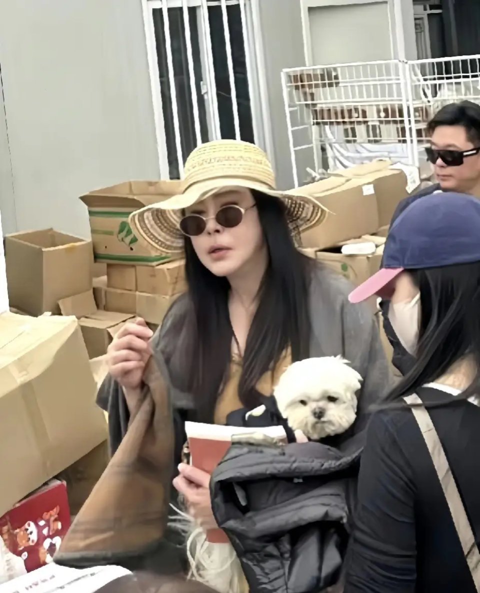 远离世俗的王祖贤，如今是这样的！ 