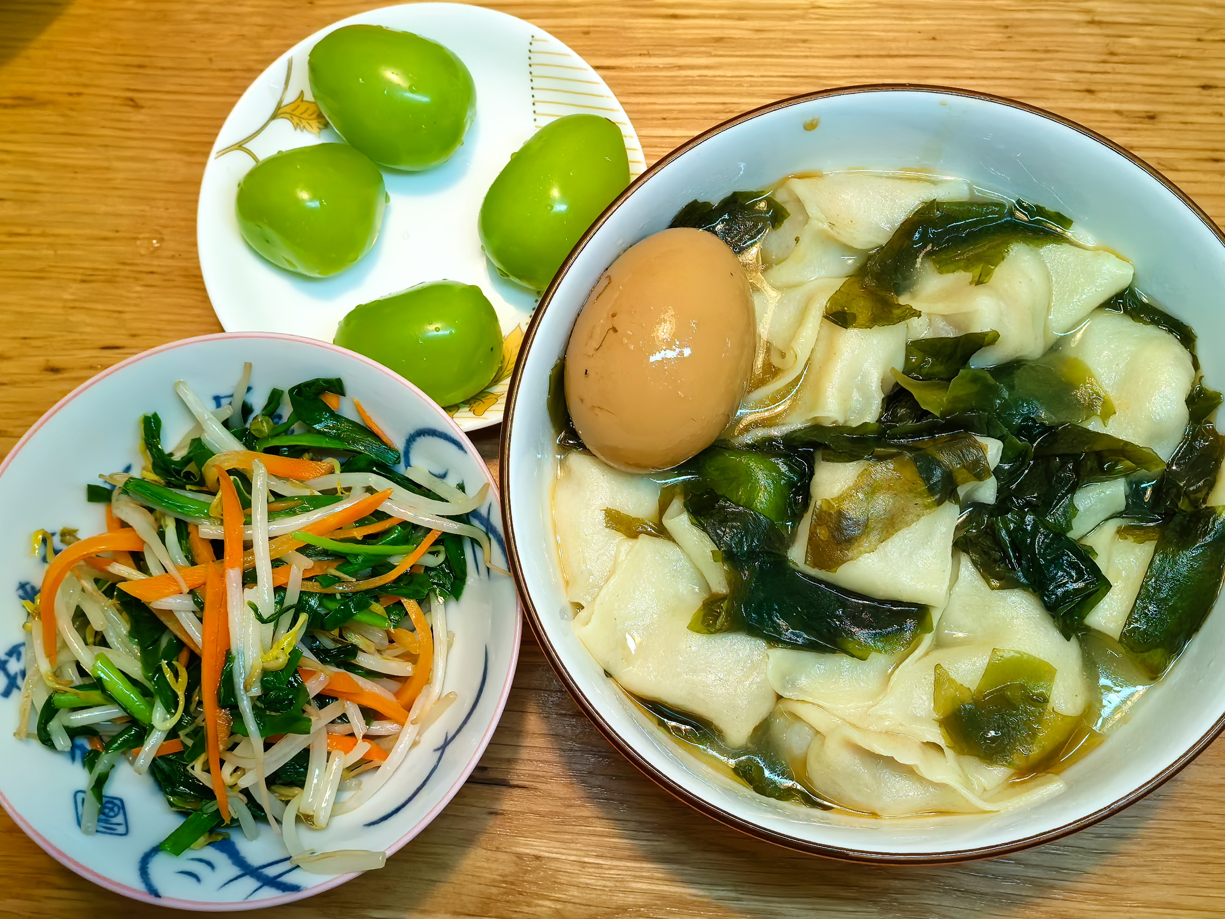 #波妞的早餐# 这几天不舒服，早晨持续起床困难，今天妞妈一早醒了饿，就一人把早餐
