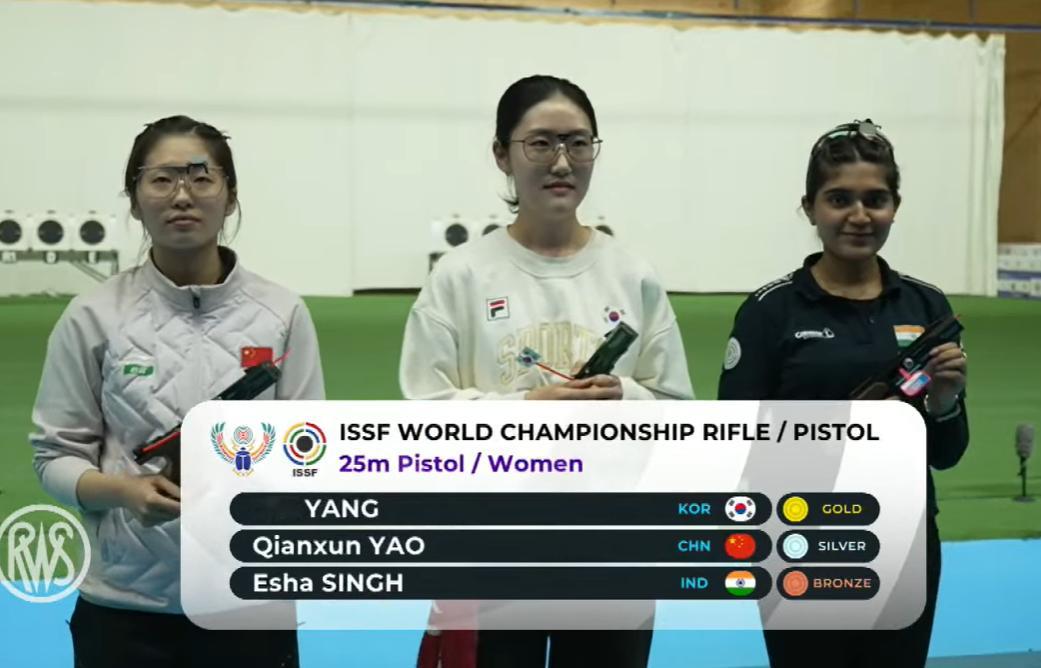 【射击世锦赛女子25米手枪姚千寻摘银】 11月14日埃及开罗，2025年射击(步