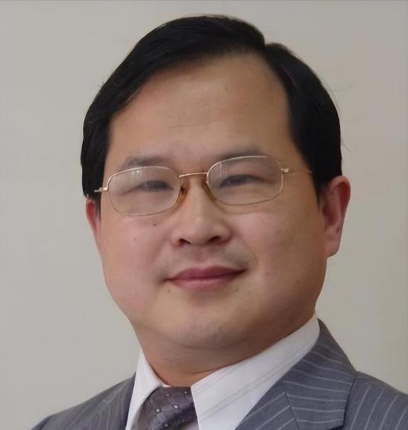 “中美关系恶化的责任不在美国，中国应该看看自己的问题！”这句话出自中国教授胡伟之
