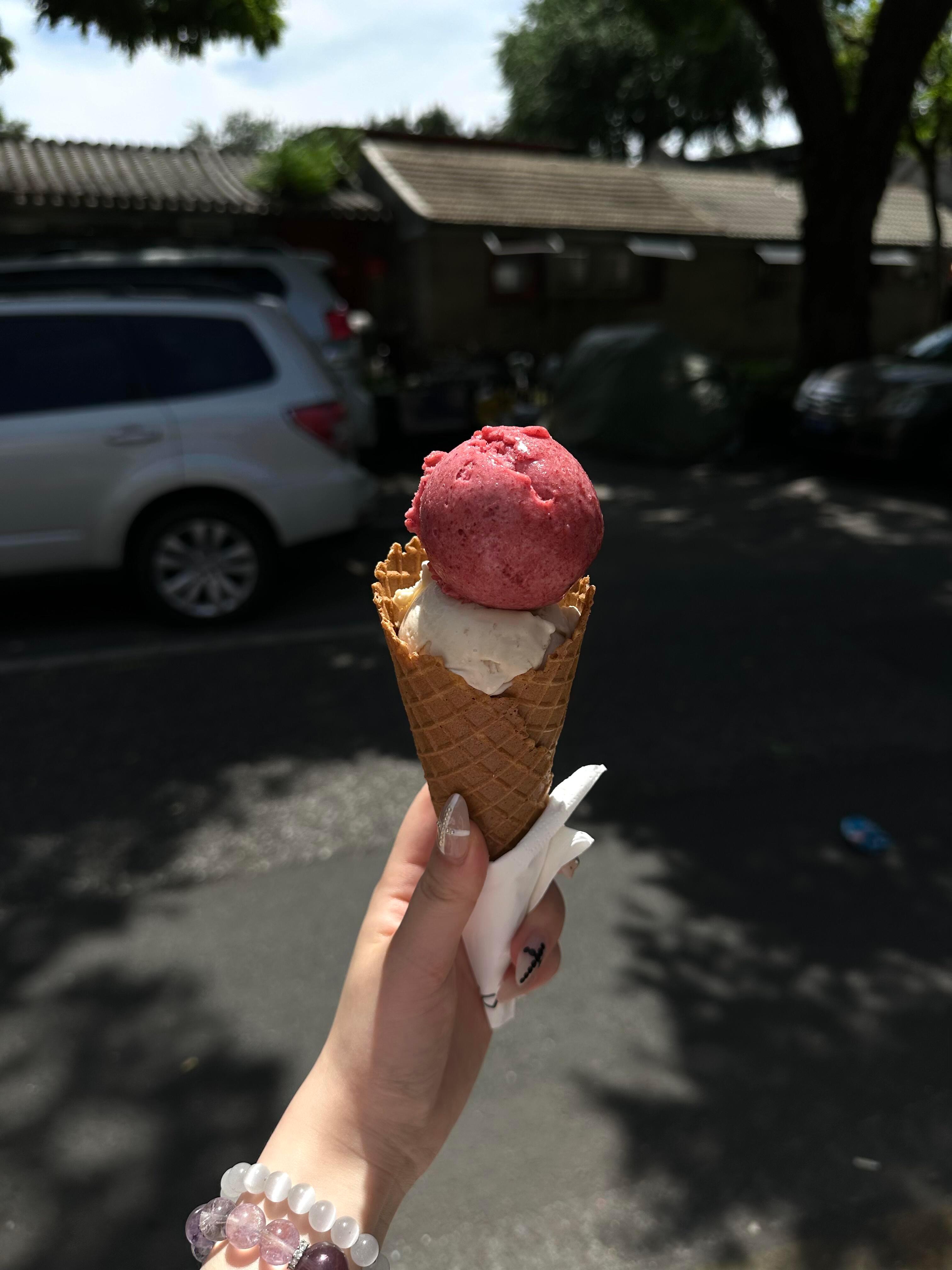 你不用定义我是一个怎样的人,正如你一样是被情绪左右的普通人。 