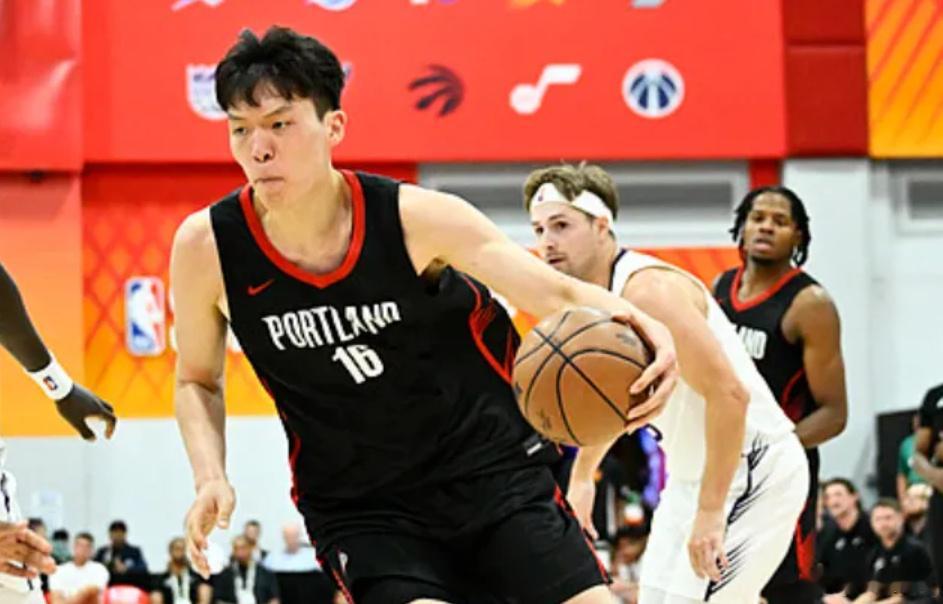 杨瀚森：要给对手制造一些麻烦，教练会跟我说场上的小细节今日NBA夏季联赛，开拓者