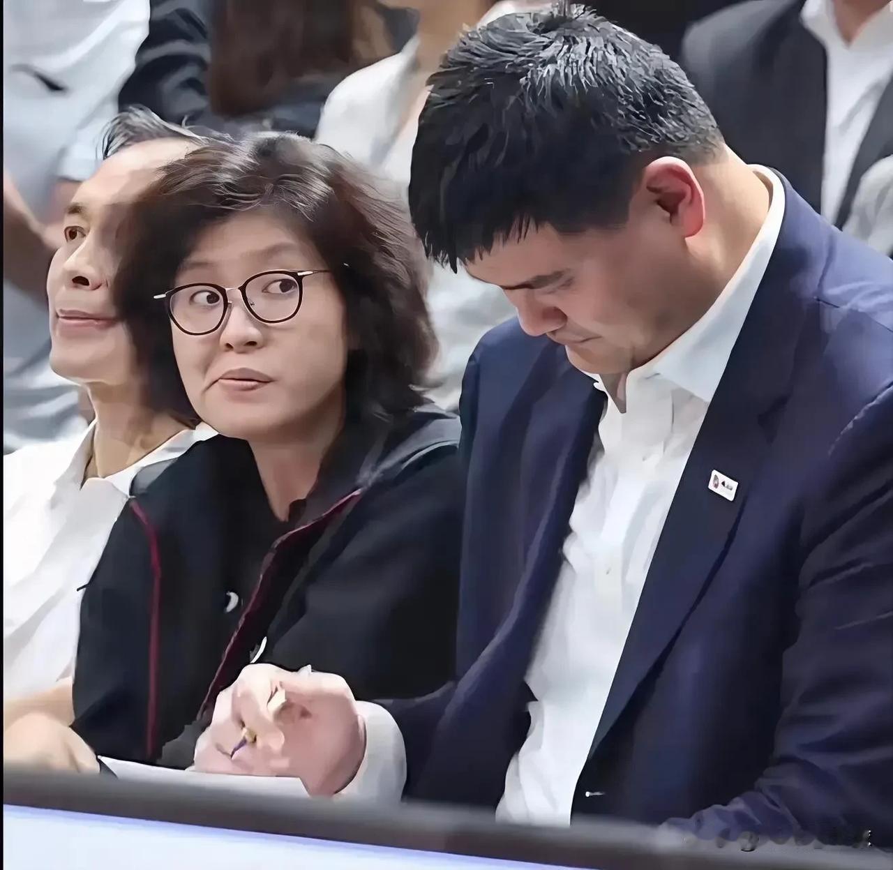 中国女篮五大富婆：

1、叶莉——标准富婆
2、李梦——隐形富婆
3、韩旭——隐