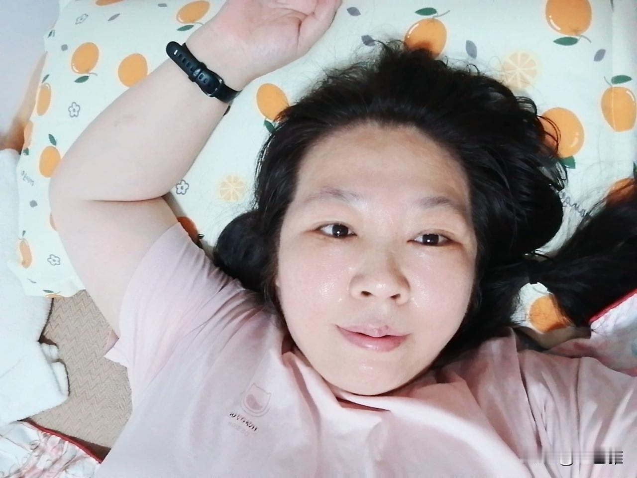 退休第639天，早安。

早上四点多我已经醒了，爬下床去称体重。

很久了，我都