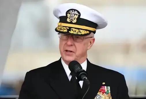 美国海军作战部长达里尔・考德尔公然喊话，要求中国立刻停止建造军舰。消息传开，网友