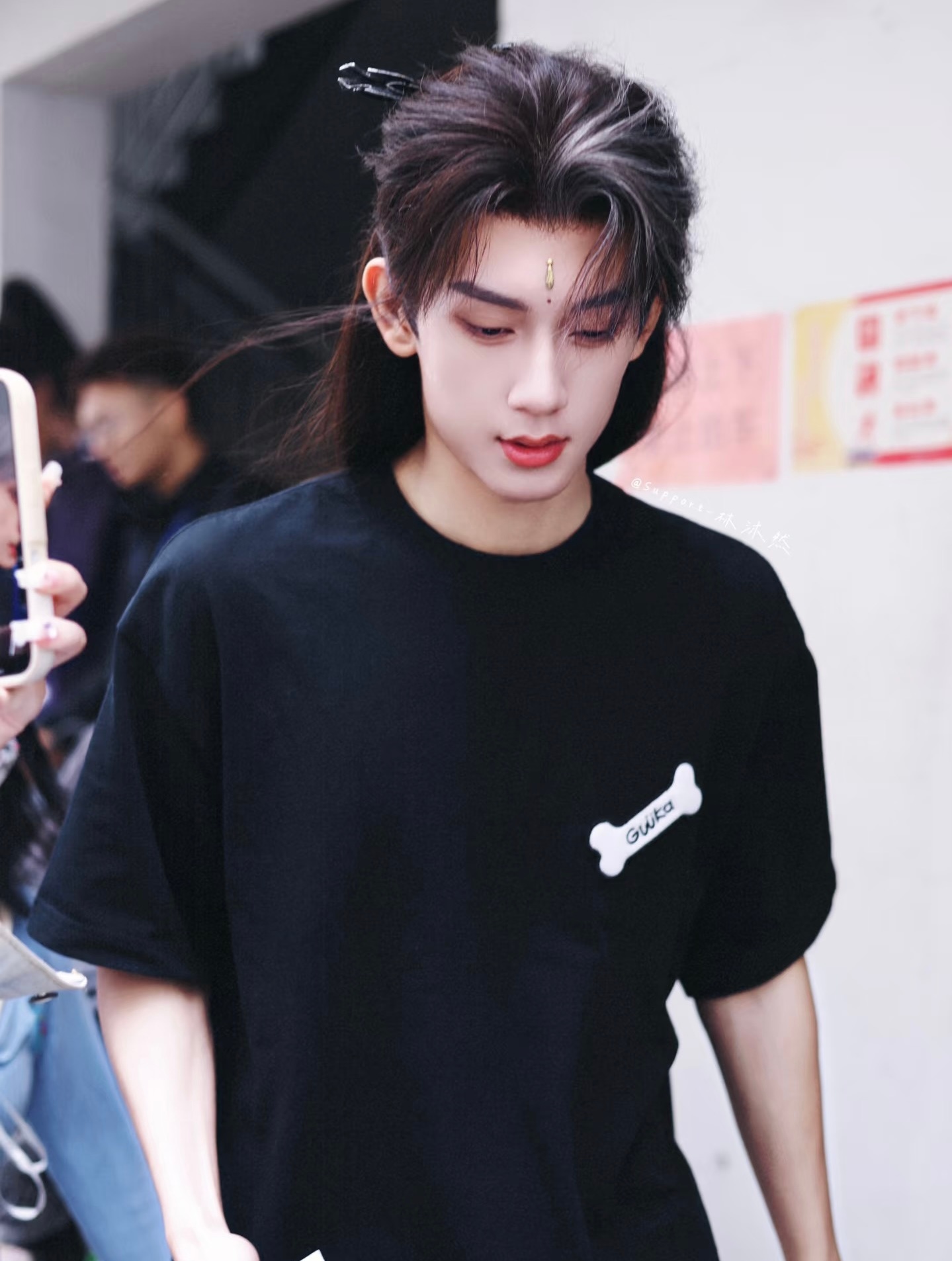 林沐然他和谁坐一桌我都不会奇怪，不愧是刚满20岁工龄19年的演员哈哈哈哈，合作过