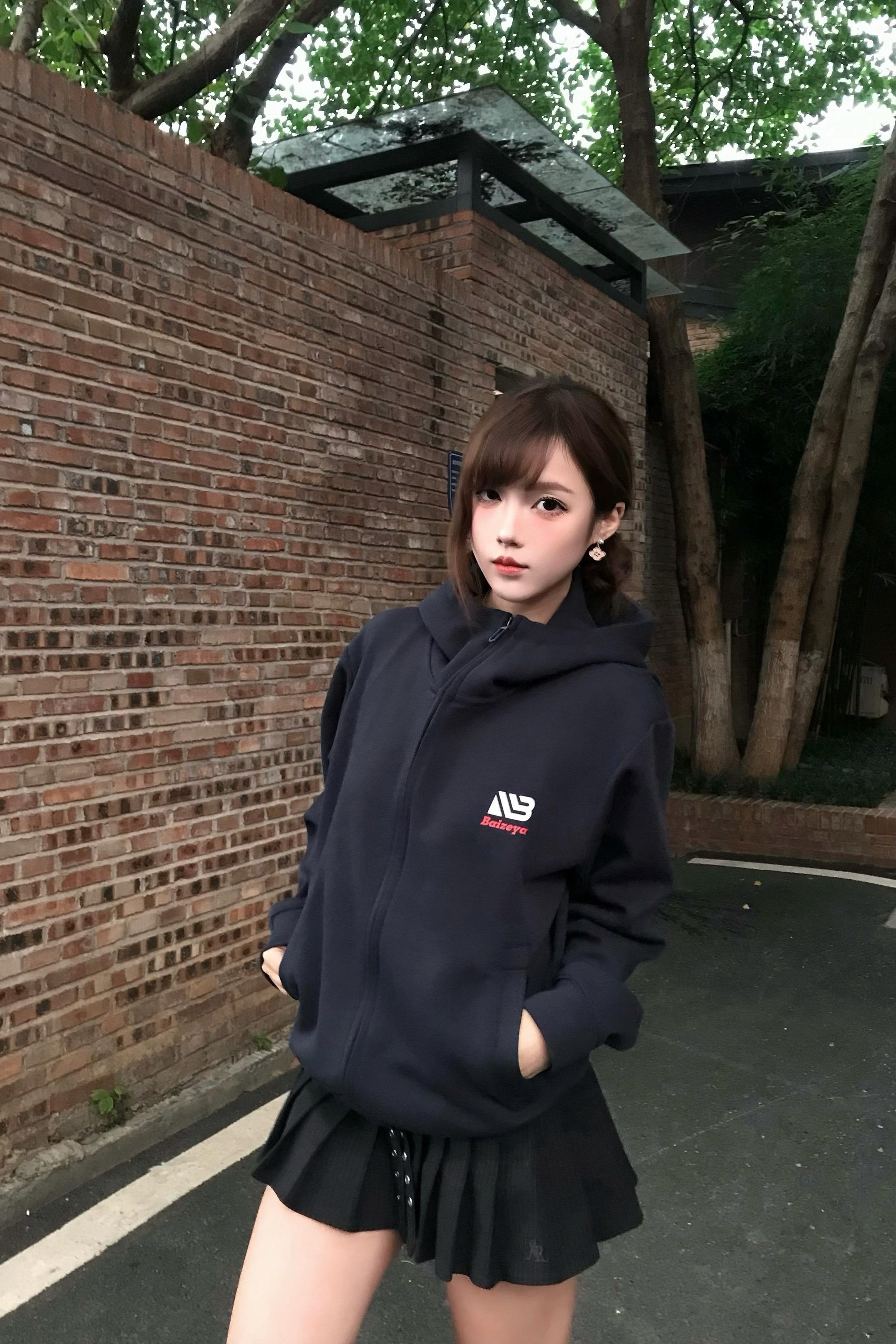 人总是这样 太幸福的时候 总会担心幸福还会有多久过期