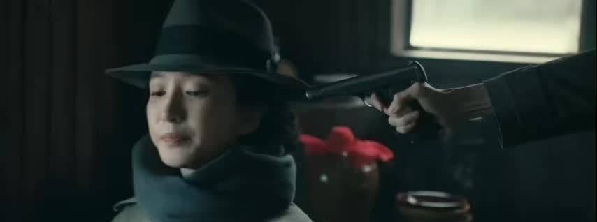 江疏影在《醒来》的这场对手戏真的很出彩，对峙的氛围拉满，节奏紧张又有压迫感。她演