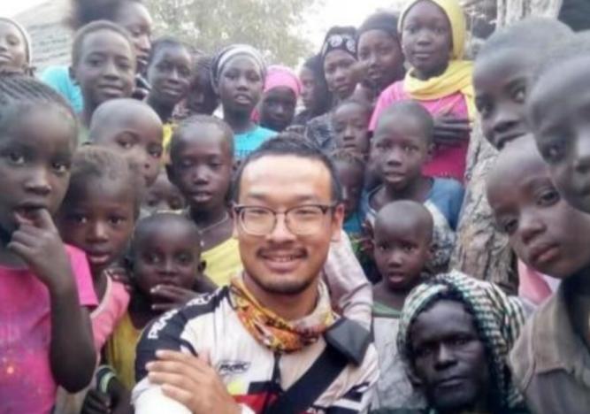 每年有几万中国人去非洲，为何去了就不想回来？

有人说非洲是片落后的土地，可偏偏