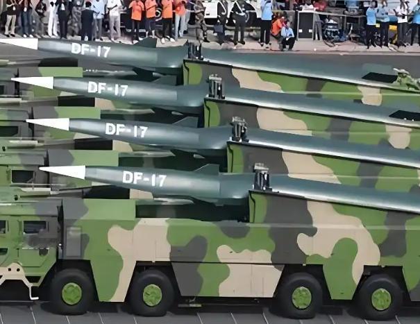一口气花35亿买东风导弹，又砸150亿请中国驻军，付款极其爽快。谁能想到，在战火