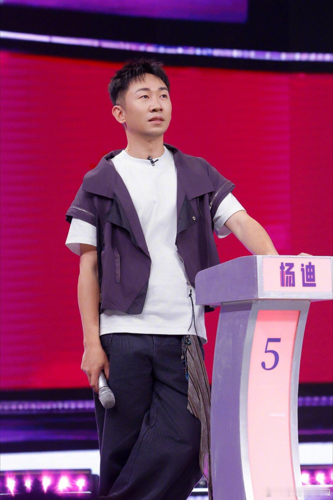 马伯骞杨迪锁死了 马伯骞和杨迪一开始男生组抱团组队就已经很有默契了，结果抽签又分