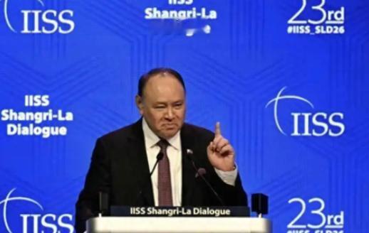 地震来袭陷入绝境才知悔！菲防长当众口出恶言抹黑邻国，如今举国缺物资缺救援，放眼全